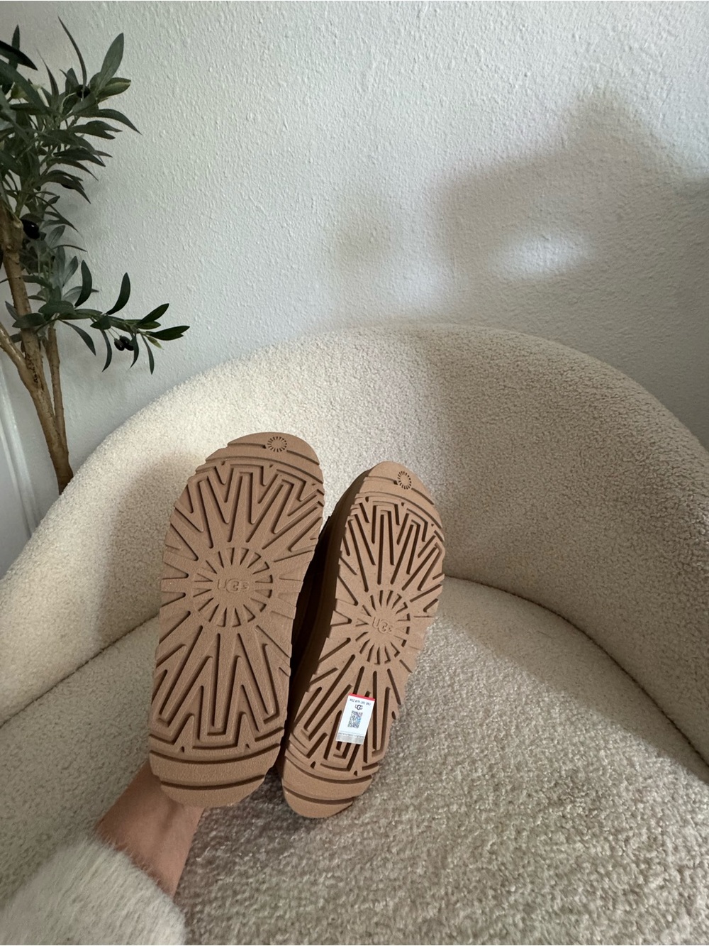 UGG Platform Sandal - Picture 4 of 10